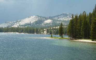 Lower Cathedral Lake (Tuolumne Meadows)