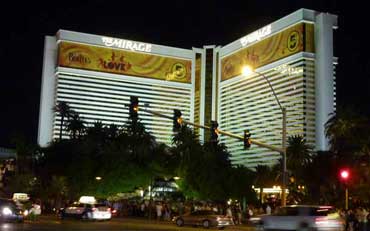 Vue sur l'hôtel The Mirage, un des premiers grands complexes hôteliers de Las Vegas