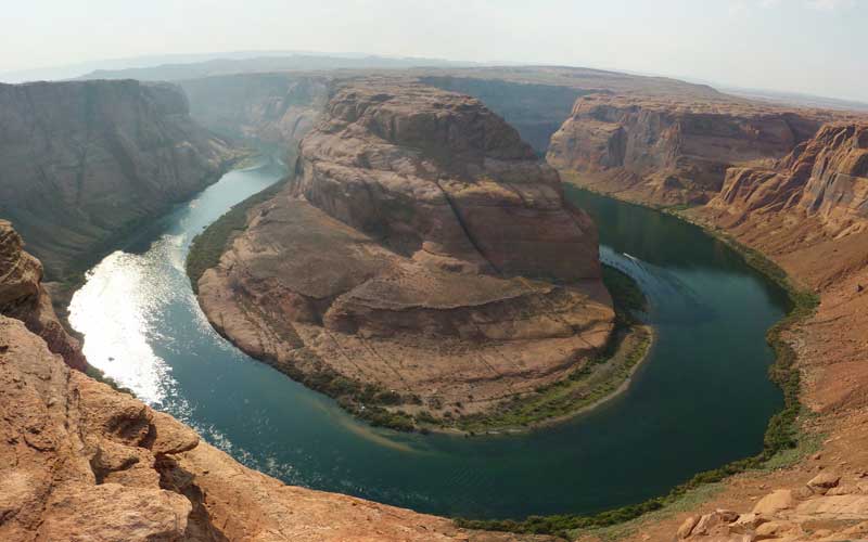 Horseshoe Bend, vue spectaculaire sur le fleuve Colorado à 6 km au sud de la ville de Page (Arizona)