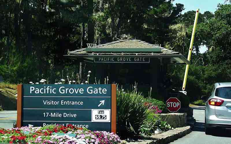 Entrée de la 17 mile drive à Pacific Grove