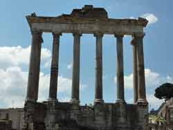 Temple de Saturne, un des plus anciens temples romains construits autour du Forum Romain