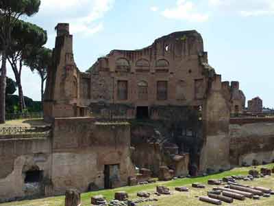 Domus Flavia ou Palais des Flaviens : un des édifices composant le Palais de Domitien ou Palais impérial de Rome