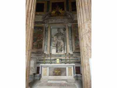 Sculpture à l'intérieur du Panthéon de Rome