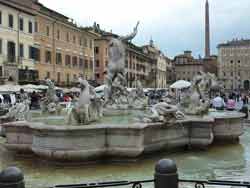 Fontaine de Neptune : fontaine située au nord de la place Navone, Rome