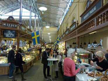 Intérieur du marché alimentaire d’Östermalm