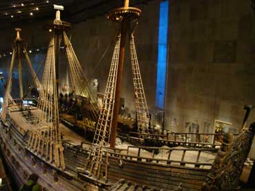Vue panoramique sur le Vasa, bateau de guerre qui mesure 52 mètres de haut et 69 mètres de long