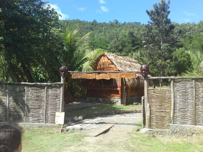 Entrée de la Savane des Esclaves, écomusée en plein air retraçant l'histoire martiniquaise à Trois-Îlets