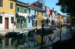 Maisons aux couleurs jaune, vert, bleu, orange, rose...à Burano