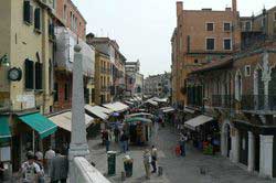 Commerces dans le quartier de Cannaregio à Venise