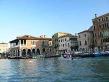 Marché du Rialto vu depuis le Grand Canal