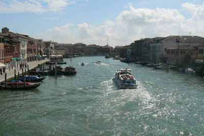 Photo prise depuis le grand canal de l'île de Murano, Italie