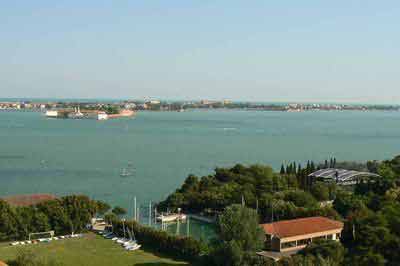 Vue sur la lagune de Venise depuis le campanile de San Giorgio Maggiore