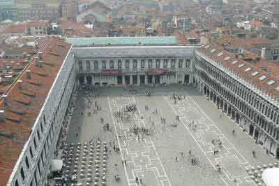 Place Saint Marc depuis le sommet du Campanile de Venise