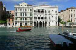 Photo de la Ca' d'Oro (palais sur le Grand Canal) prise depuis le quartier de San Polo