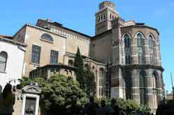 Basilique mineure Santa Maria Gloriosa dei Frari dans le quartier de San Polo à Venise