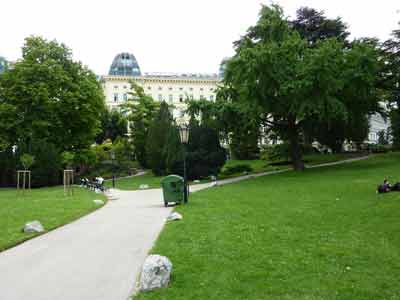 Allée du Burggarten (jardin du château) de Vienne, en Autriche