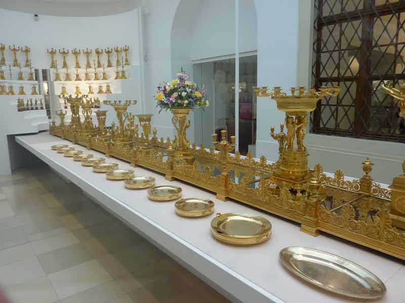 Immense table dans les appartements impériaux de Vienne (Autriche)