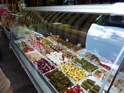 étal de poivrons au Naschmarkt (marché de Vienne, Autriche)