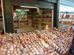 étal d'épices au Naschmarkt (marché de Vienne, Autriche)