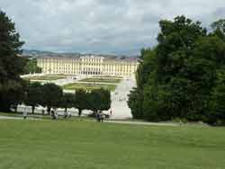Château de Schönbrunn vu depuis les jardins (Autriche)