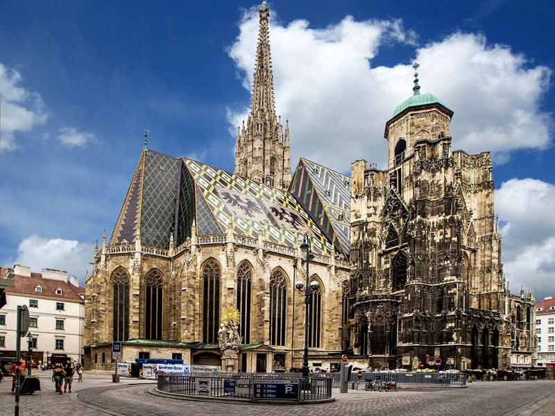 Façade de la cathédrale Saint-Etienne (Stephansdom) de Vienne (Autriche)