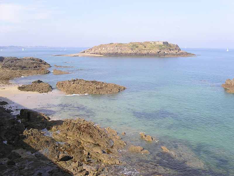 île du Grand Bé vue depuis les remparts de Saint-Malo