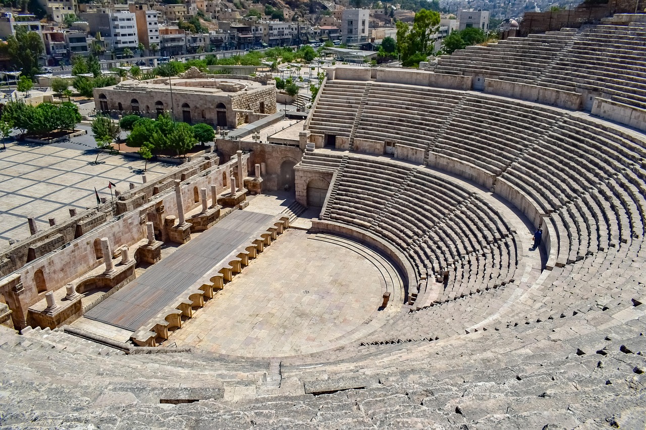 Théâtre romain d'Amman en Jordanie, amphithéâtre antique bien conservé au cœur de la ville