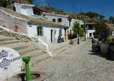 Maisons dont les murs ont été blanchis à la chaux (Grenade, Espagne)