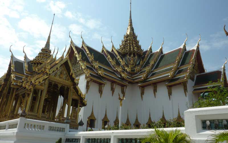 Rajkaranyasapha hall et Dusit Maha Prasat Hall dans le Grand Palais de Bangkok