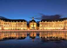 Place de la Bourse et son miroir d’eau à Bordeaux