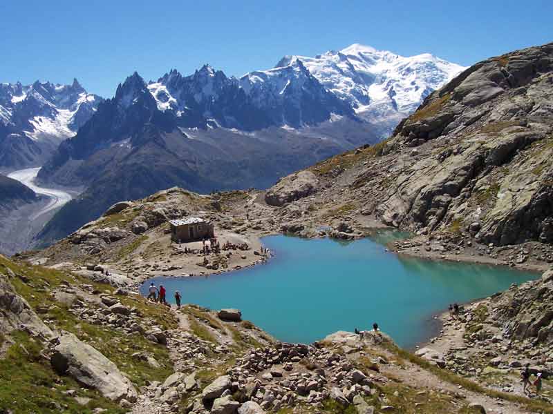 Lac Blanc avec vue sur les Aiguilles Rouges et le massif du Mont-Blanc