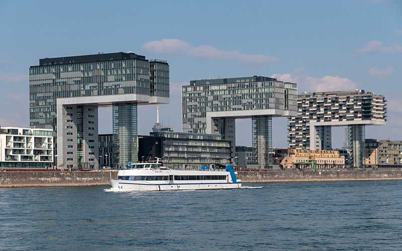 Kranhäuser (littéralement maison-grue) : ensemble architectural de trois immeubles