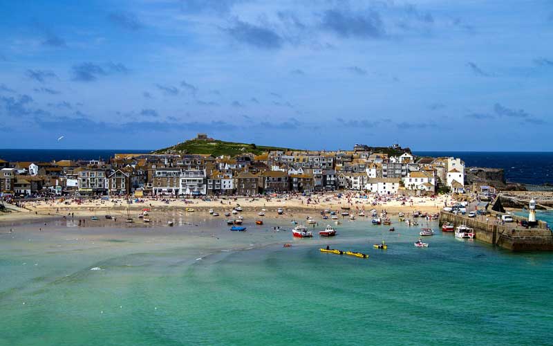 Vue sur la plage et la ville de Saint Ives