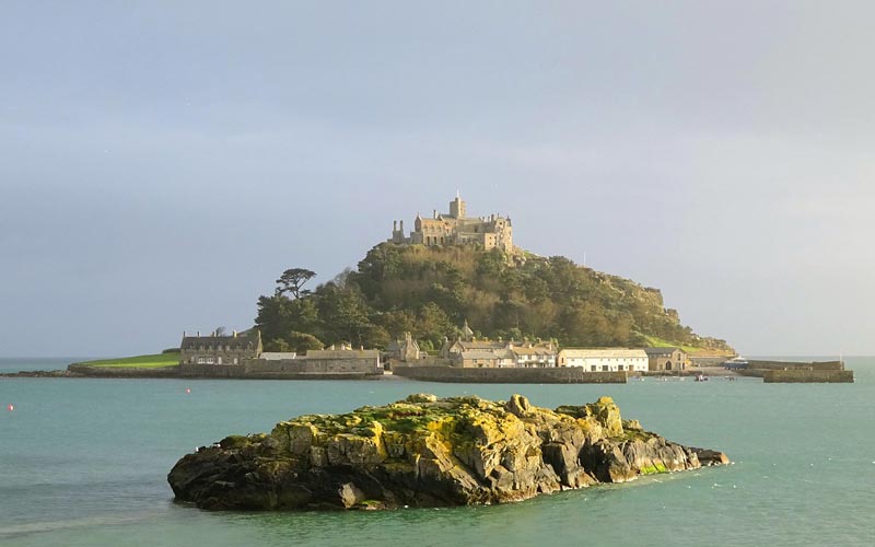 Vue sur Saint Michael’s Mount à marée haute