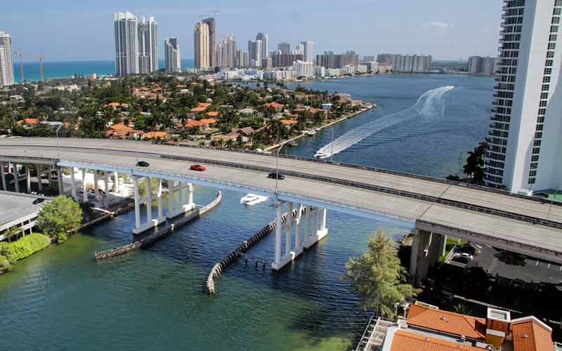 Pont reliant Miami à Miami beach