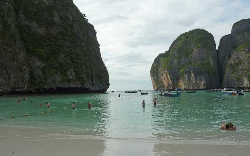 Vue sur Maya Bay, lieu de tournage du film La plage avec Leonardo Di Caprio
