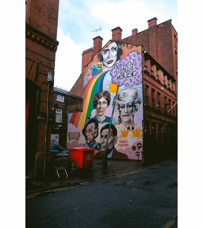 Fresque de street art colorée sur un bâtiment dans le quartier Northern Quarter à Manchester