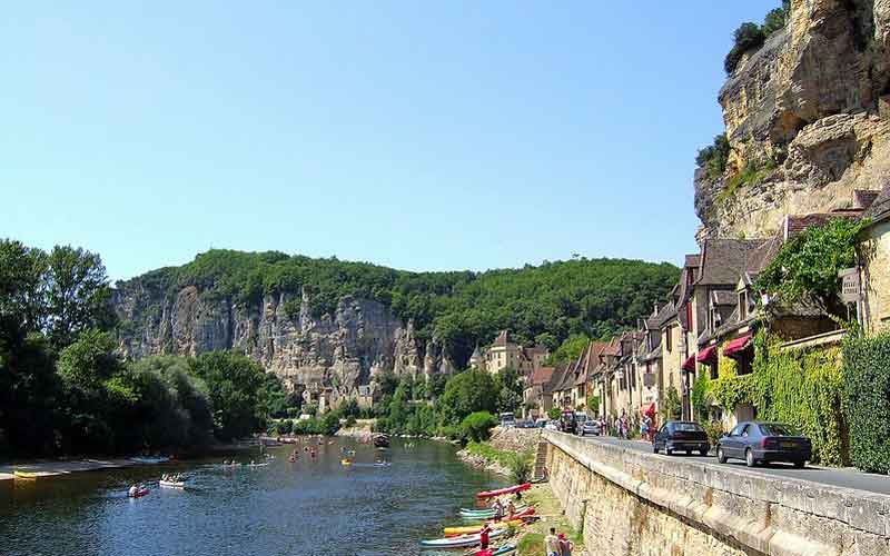 Balade en canoé sur la Dordogne avec vue sur La Roque-Gageac