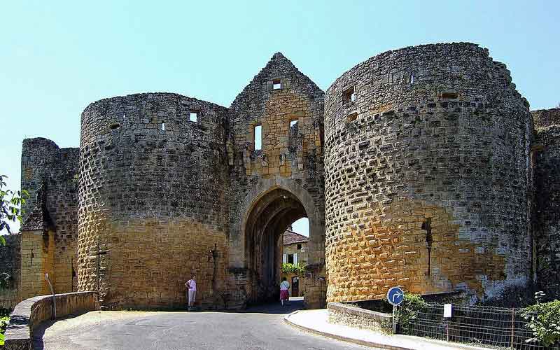 Porte des Tours à Domme