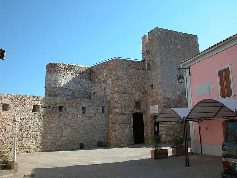 Bastion de France à Porto-Vecchio, vestige génois surplombant la vieille ville corse