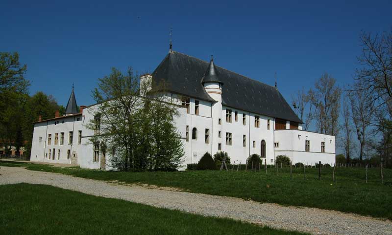 Façade sud-ouest du château de la Bâtie d’Urfé à Saint-Étienne-le-Molard, joyau Renaissance du Forez lié au roman L’Astrée