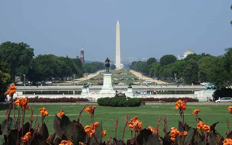 Vue sur le Washington Monument depuis le Capitole des États-Unis